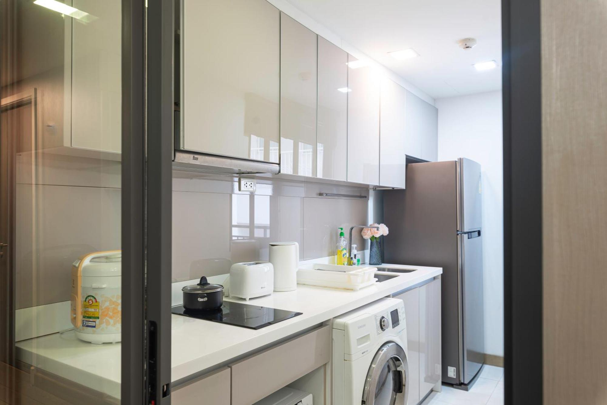 Dazzle Sukhumvit 7 By Lefoyer Daire Bangkok Dış mekan fotoğraf